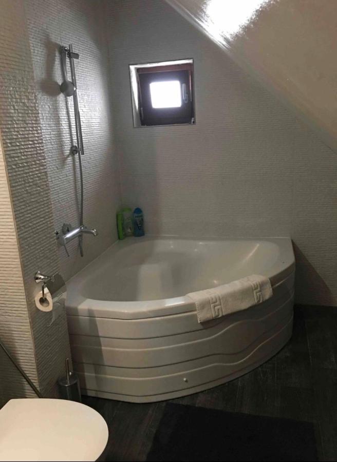 Vacation Home Sarajevo Ngoại thất bức ảnh